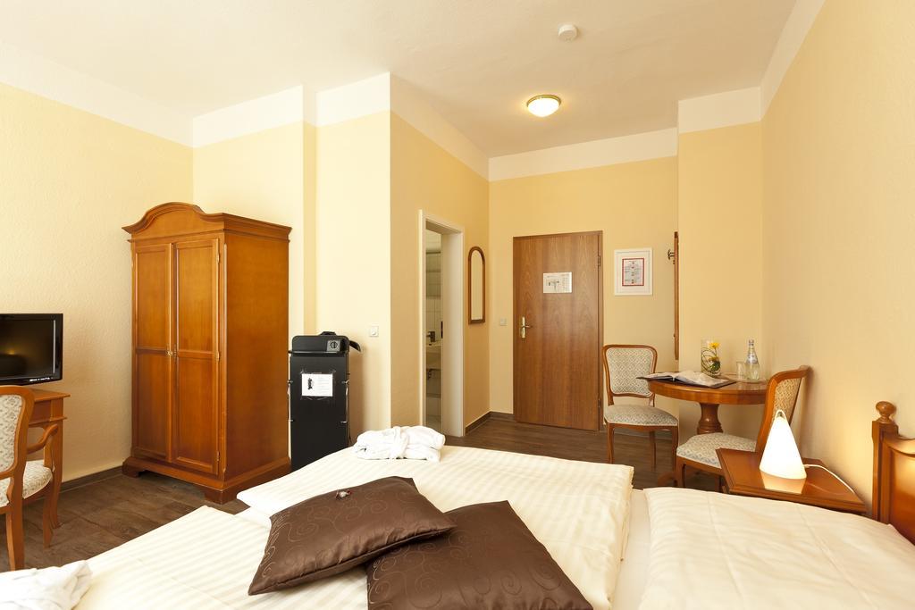 Seehotel Ecktannen Waren  Zimmer foto